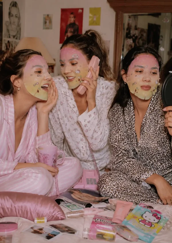 The Crème Shop x Hello Kitty Mascarilla Facial Shooting Star