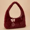 Bolsa Juicy Couture Hobo de Peluche Color Rojo/Vino