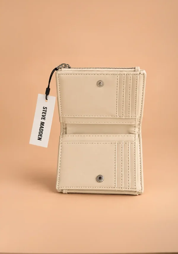 Cartera Compacta Acolchada Steve Madden Blanca