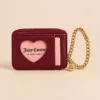 Cartera Muñequera Juicy Couture Burgundy Velour con Cadena Dorada
